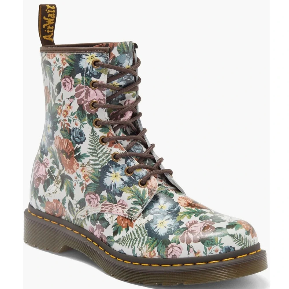 Dr. Martens 1460 Floral Combat boots New in Box English Garden Size: 7US/ 5UK